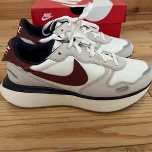 Women’s Nike Phenix Waffle sz 8